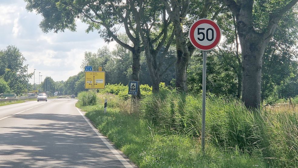 Nach dem tödlichen Unfall wurden die Tempo-70-Schilder ausgetauscht. Tempo 50 galt dort allerdings nur bis zum Abschluss der Sanierung der Ortsdurchfahrt. Foto: Tatjana Gettkowski/Archiv