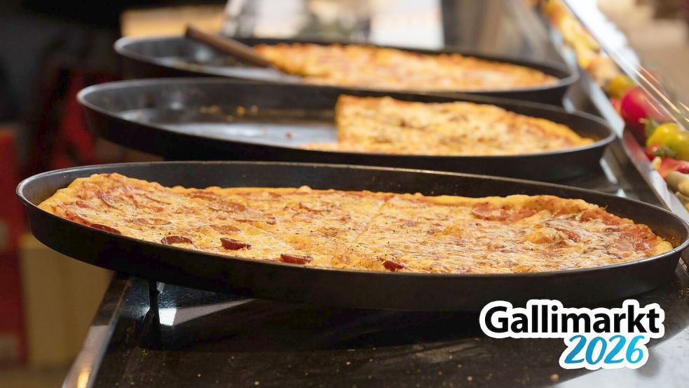 Die Verkaufsstände auf dem Gallimarkt werden regelmäßig kontrolliert. Foto: Klaus Ortgies