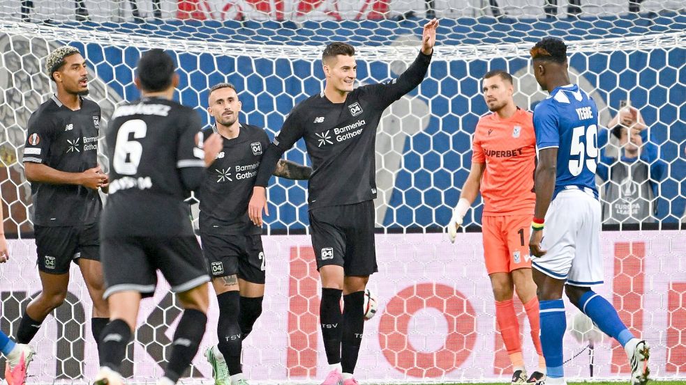 Patrik Schick hatte nach zwei verwandelten Elfmetern Grund zum Jubel. Foto: Jakub Kaczmarczyk/PAP/dpa