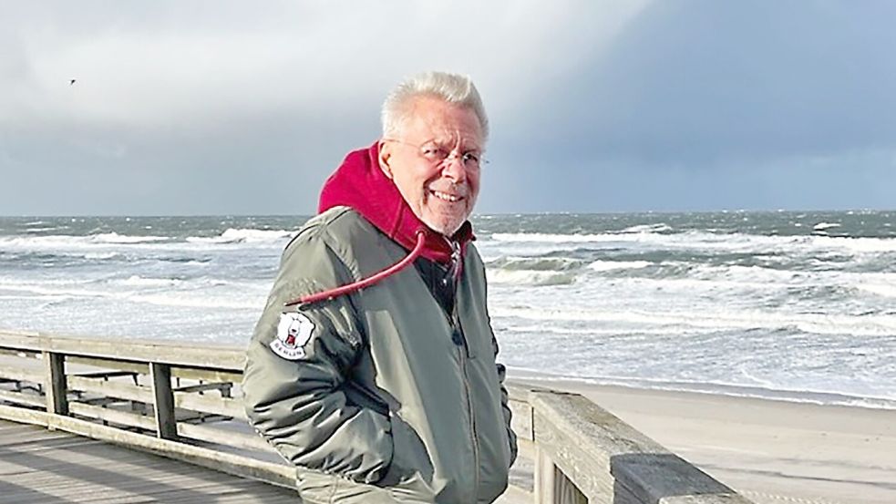 Reinhard Mey ist mit seinem 30. Studioalbum ein Rekord gelungen. Für den Liedermacher ist es bereits die fünfte Nummer-eins-Platte seiner Karriere. Foto: Hella Mey