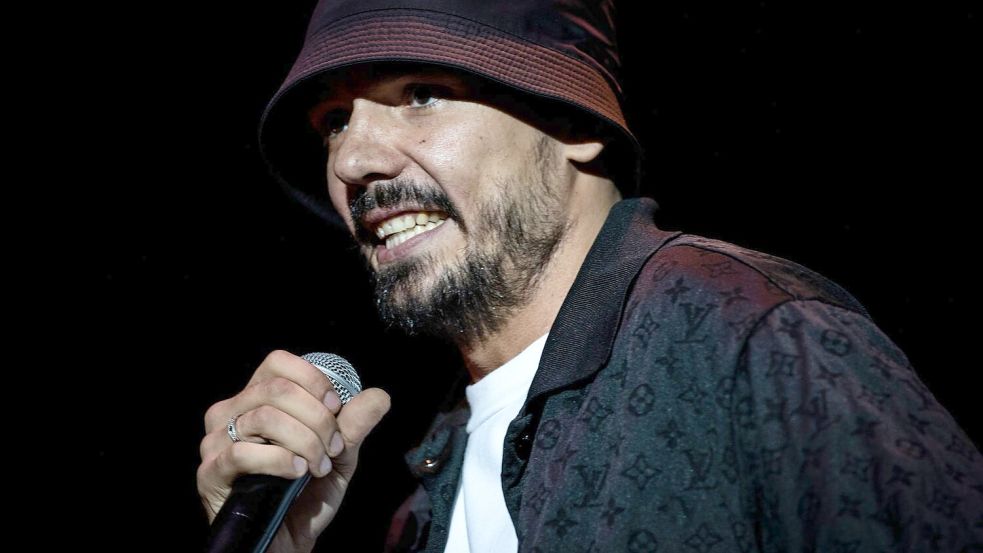 Rapper Capital Bra hat gegen die gemeinsame Glücksspielbehörde der Länder geklagt. (Archivbild)  Foto: Alexander Prautzsch/dpa-Zentralbild/dpa