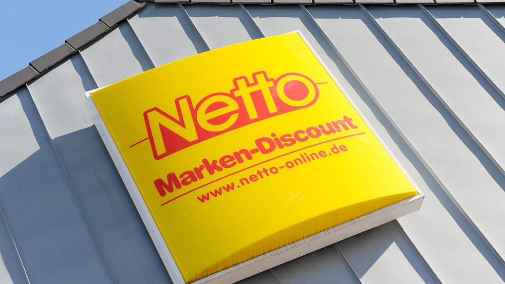 Anders, als bei Google am Freitag angezeigt, haben die Netto-Filialen wie gewohnt geöffnet. Foto: dpa/Andreas Gebert
