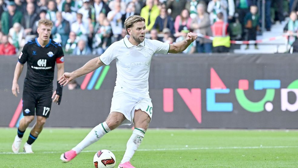 Niclas Füllkrug trifft per Elfmeter zum 2:2 für Werder Bremen. Foto: Carmen Jaspersen/dpa