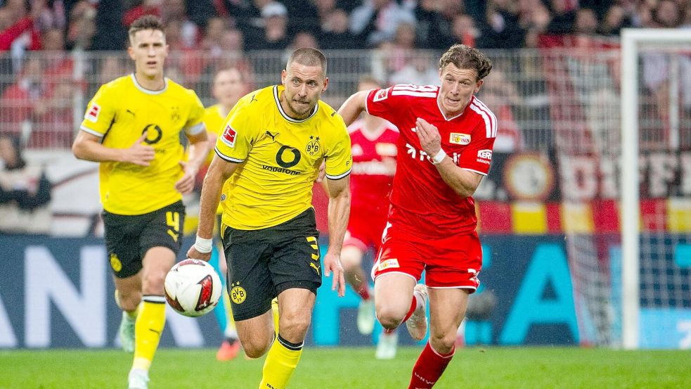 Dortmund und Union boten sich ein hart umkämpftes, aber nicht hochklassiges Spiel  Foto: Julius Frick/dpa