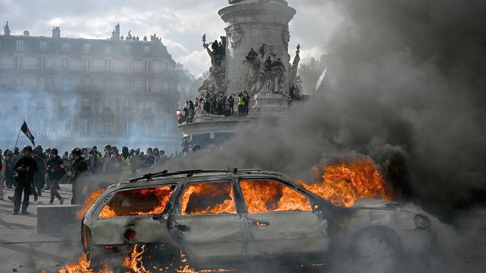 Auch in der Hauptstadt Paris kam es am Rande der Proteste zu Zusammenstößen und Gewalttaten.  Foto: Julien Mattia/Le Pictorium via ZUMA Press/dpa