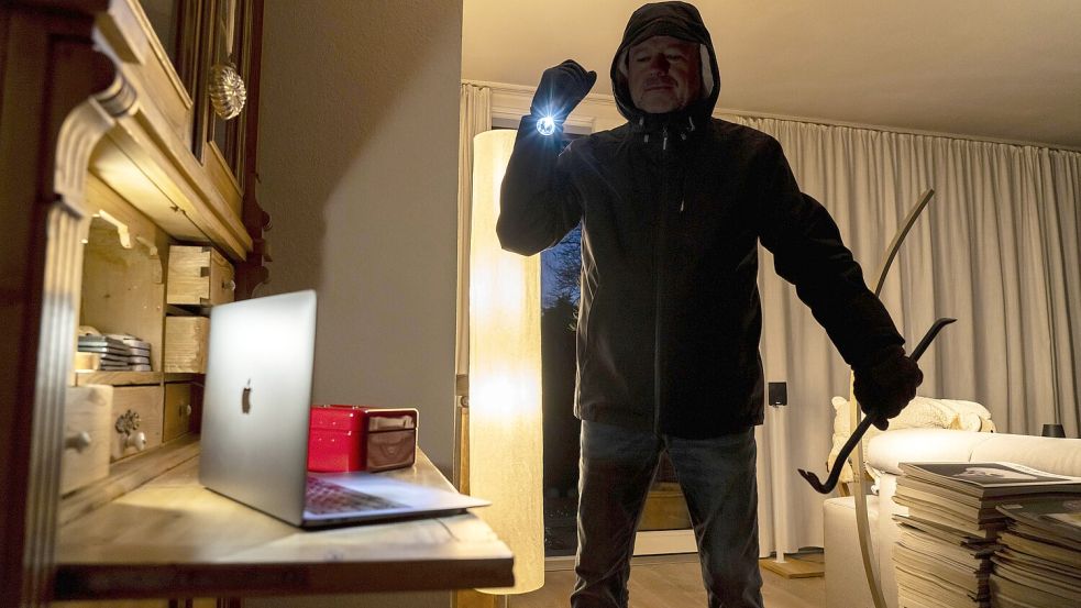 Der Einbrecher wurde im Schlafzimmer entdeckt. Foto: imago images/Jochen Tack
