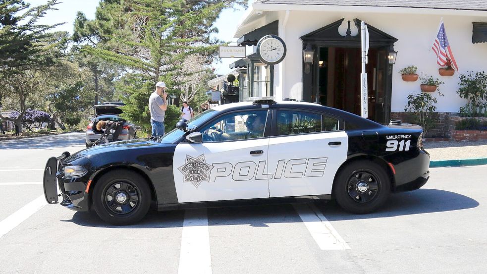 Eine Frau ist den USA auf einen Fußballplatz gefahren. Zwei Menschen sterben, mehrere wurden verletzt. Foto: IMAGO/Daniel Scharinger