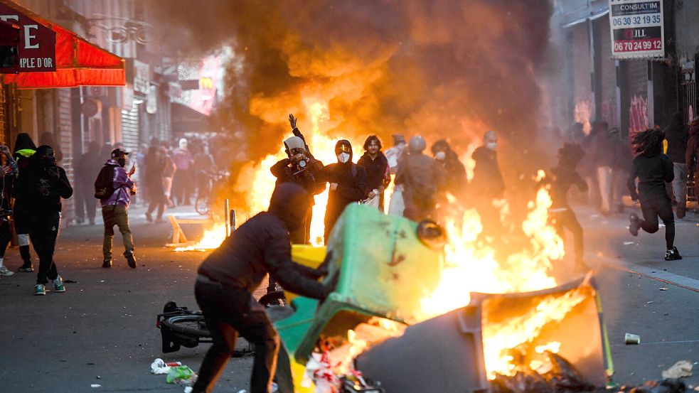 Rund 1500 Geschäfte wurden am Wochenende in Frankreich angegriffen. Foto: IMAGO/Poitout Florian/ABACA