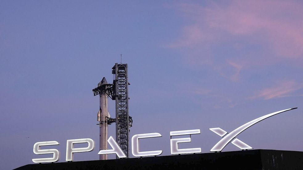 SpaceX investiert neben Raketen erheblich in Künstliche Intelligenz. (Archivbild) Foto: Eric Gay/AP/dpa