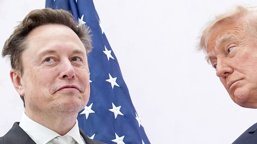 Ließ Musk den Internetdienst Starlink womöglich auf Geheiß Trumps drosseln? (Archivbild) Foto: Julia Demaree Nikhinson/AP/dpa