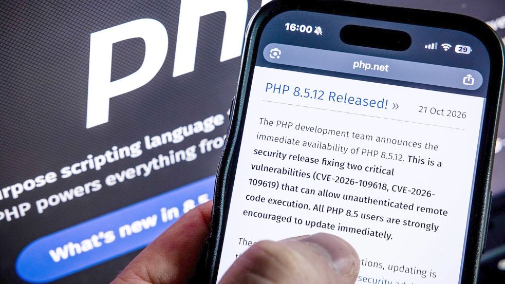 Eine Sicherheitslücke in der Webskriptsprache PHP gefährdet derzeit viele Webseiten. (Symbolbild) Foto: Rob Engelaar/ANP/dpa