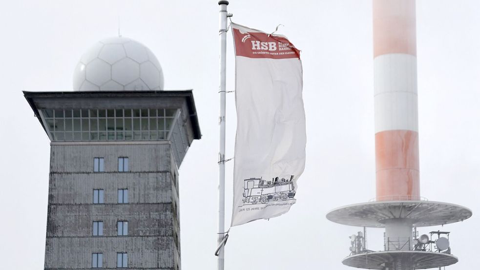 Deutschland steht ein stürmisches Wochenende bevor. Foto: Matthias Bein/dpa