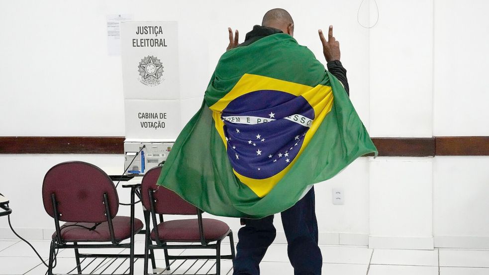 Rund 159 Millionen Menschen sind zur Wahl aufgerufen. Foto: Eraldo Peres/AP/dpa