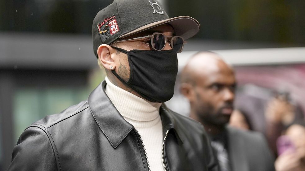Der US-amerikanische R&B-Sänger Chris Brown muss nicht ins Gefängnis. Foto: Jordan Pettitt/PA Wire/dpa