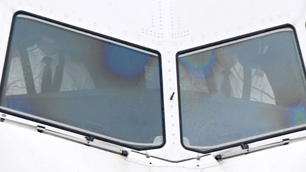 Sekundenschlaf und Dauermüdigkeit sind Probleme für viele Piloten und Pilotinnen. (Archivbild)  Foto: Felix Hörhager/dpa