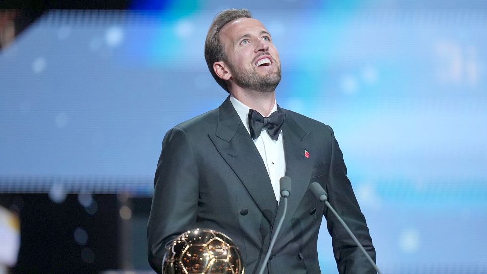 Harry Kane ist mit dem Ballon d’Or ausgezeichnet worden. Foto: Kin Cheung/AP/dpa