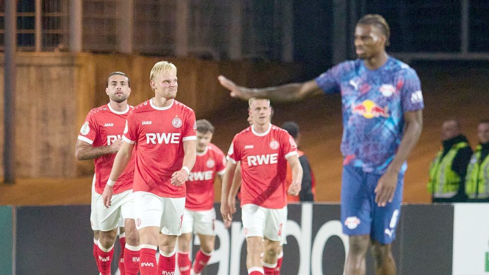Nach nicht einmal zehn Minuten ging Außenseiter Essen gegen Leipzig mit 1:0 in Führung.  Foto: Bernd Thissen/dpa