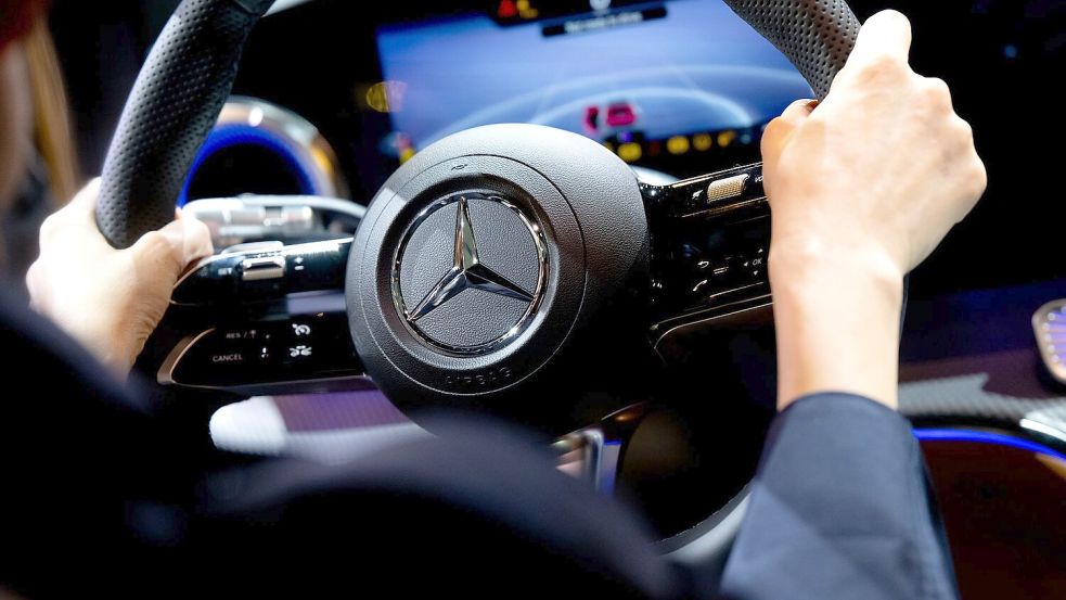 Mercedes-Benz macht mehr Gewinn nach magerem Vorjahresquartal. (Archivbild) Foto: Sven Hoppe/dpa