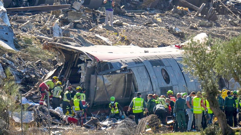 Es sei wie ein Alptraum, aus dem man nicht mehr erwache, sagt ein Angehöriger der Rettungskräfte.  Foto: Manu Fernandez/AP/dpa