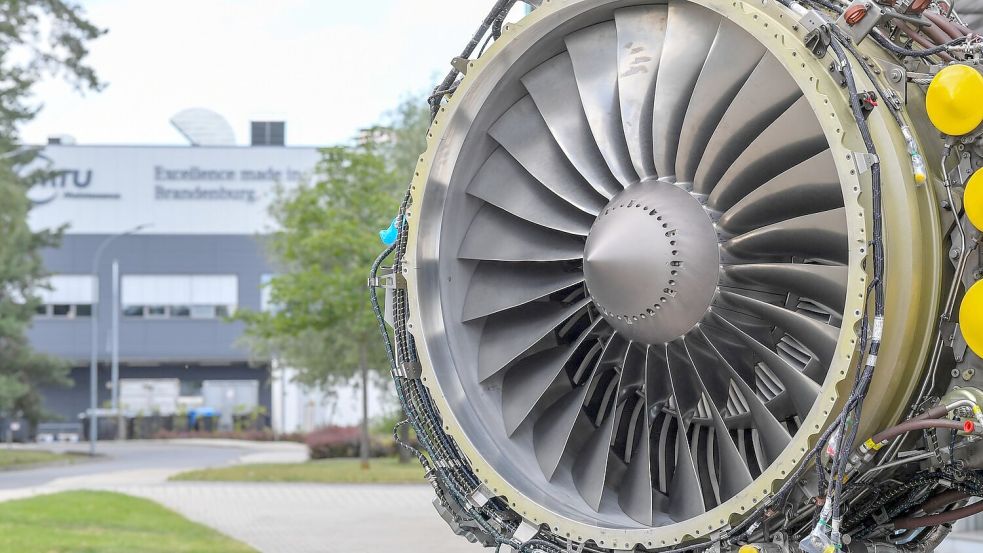 Der Triebwerkshersteller MTU beliefert hauptsächlich Airbus und Boeing. (Archivbild) Foto: Patrick Pleul/dpa-Zentralbild/dpa
