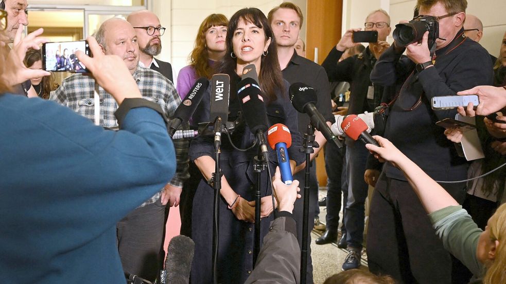 Elif Eralp (M) will troztz Drohungen gegenüber ihrer Familie weiterhin Oberbürgermeisterin der Stadt Berlin werden. Foto: dpa/Britta Pedersen