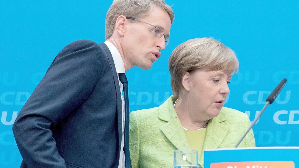 Gemeinsam zur Wahl des Bundespröäsidenten: Ex-Bundeskanzlerin Angela Merkel (CDU) und SH-Ministerpräsident Daniel Günther. Foto: Kay Nietfeld