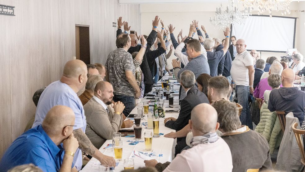 Schon bei den Neuwahlen des Vorstands der AfD Aurich/Emden zeigte sich, dass es in der Partei eine Gruppe von Mitgliedern gibt, die mit dem Kreisverband nicht zufrieden sind. Ein Ende des Streits ist noch nicht in Sicht. Foto: Claus Hock/Archiv