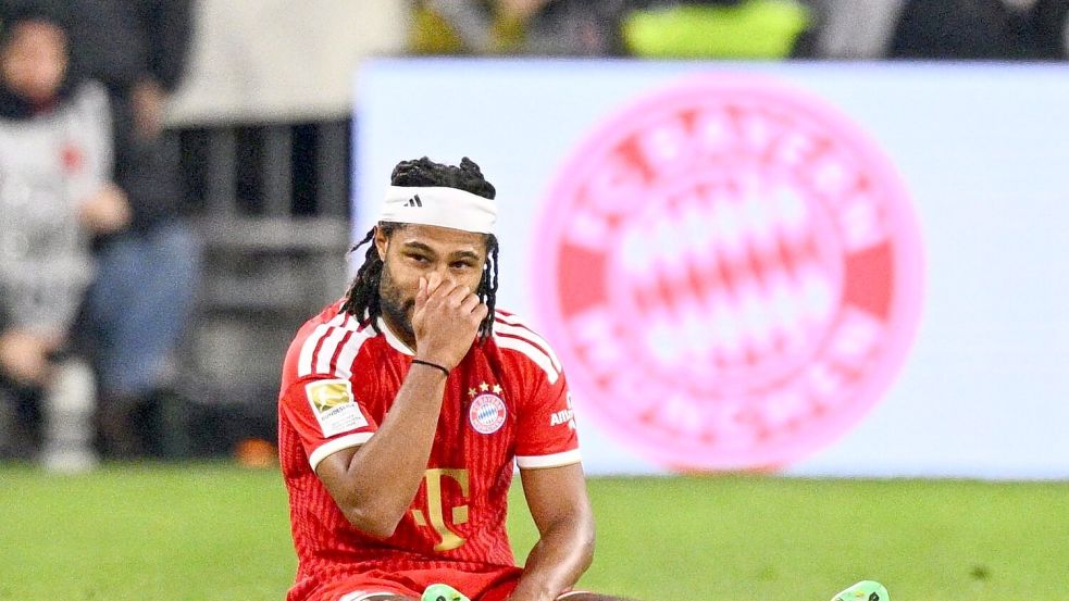 Serge Gnabry muss früh ausgewechselt werden. Foto: Tom Weller/dpa