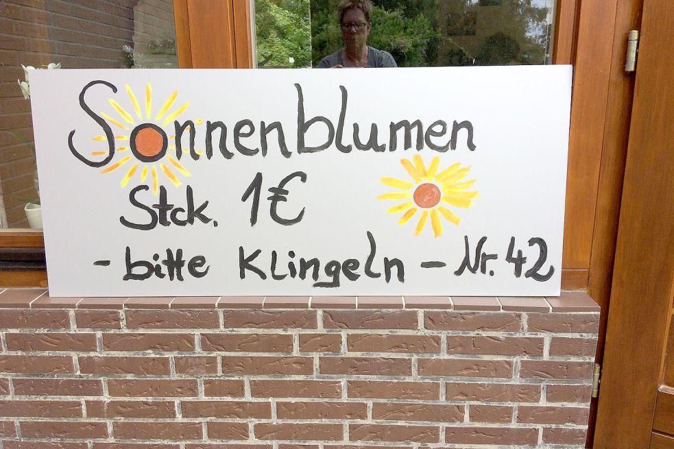 Ein Schild an der Tür weist auf die Aktion hin.