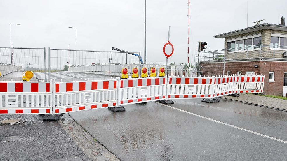 Detour set up: Lock bridge in Leer is now closed for weeks.