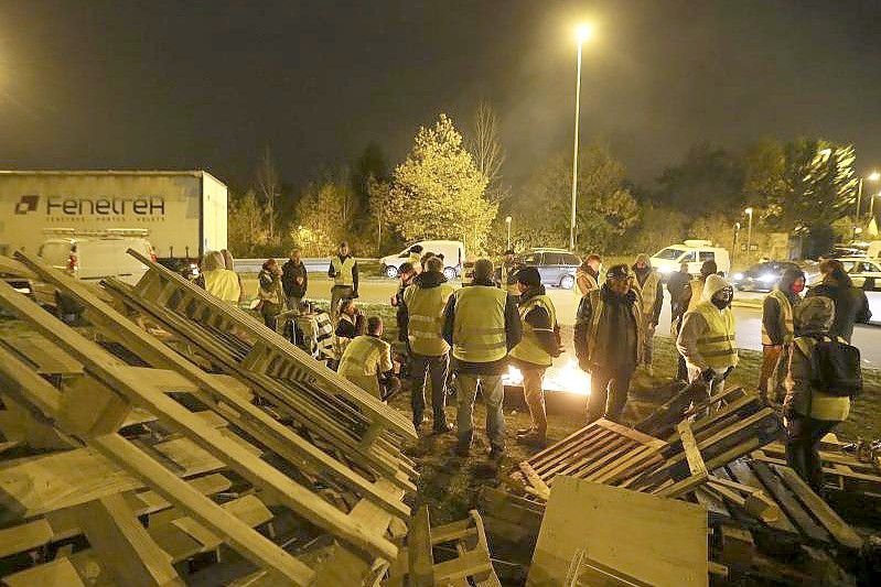Protest Der Gelbwesten Ausschreitungen In Paris General Anzeiger